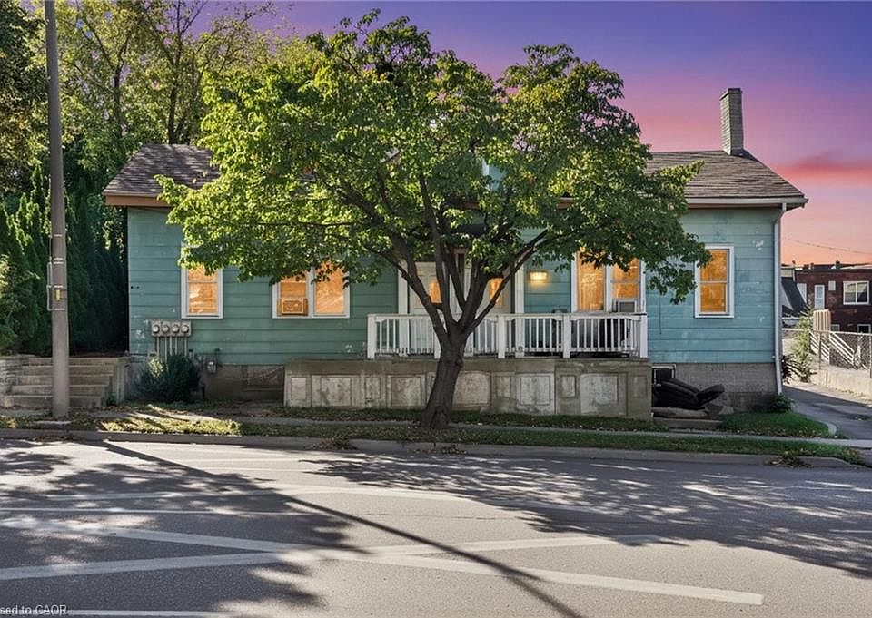1st image of 219 Dalhousie St