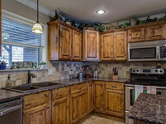 4th image of 2313 Pittman Ln