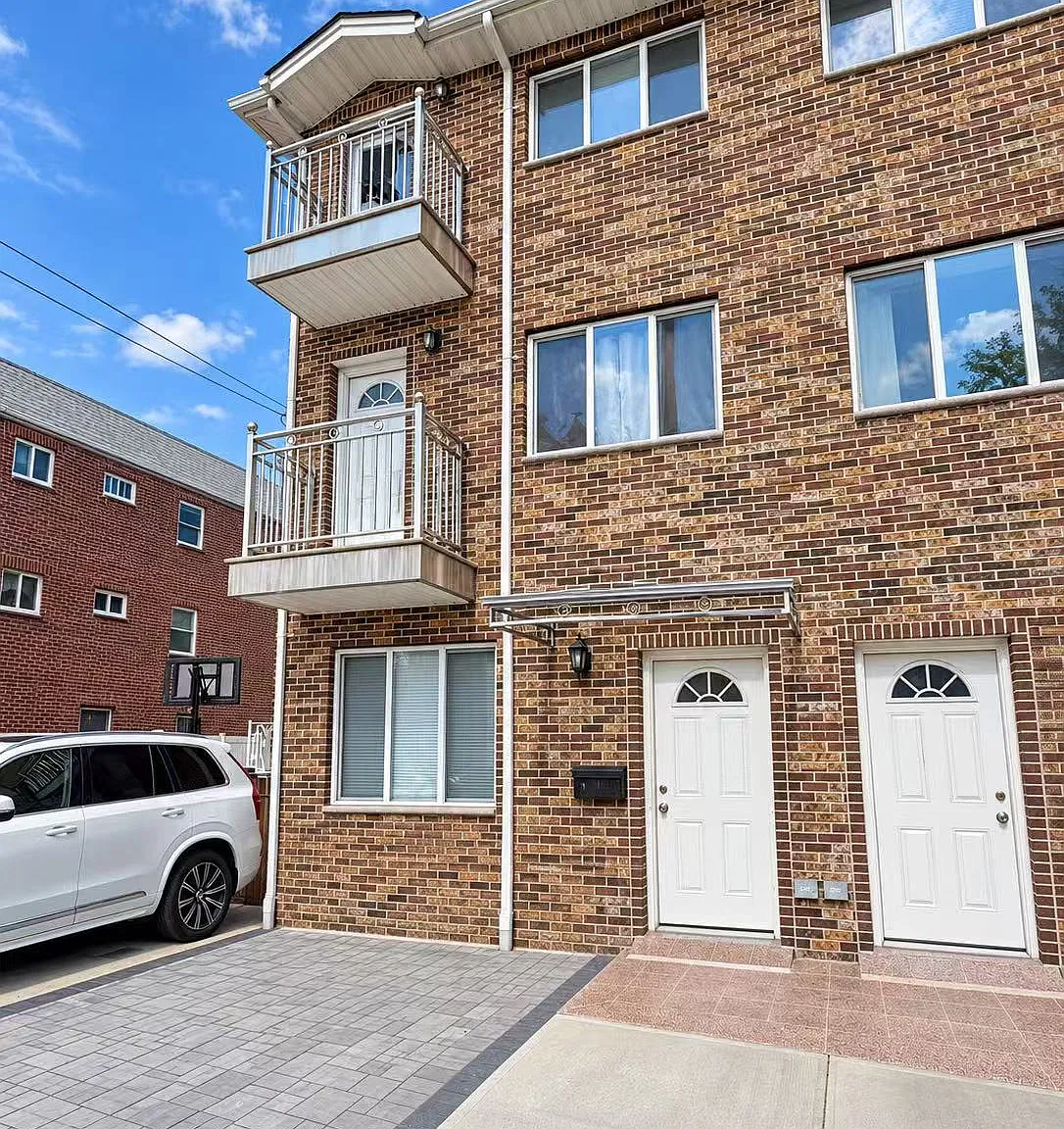 3 bed, 1100 sqft, $3,500 — Photo 1