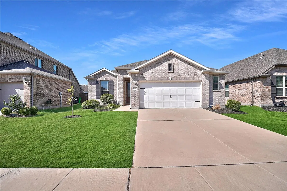 3 bed, 1684 sqft, $2,300 — Photo 4