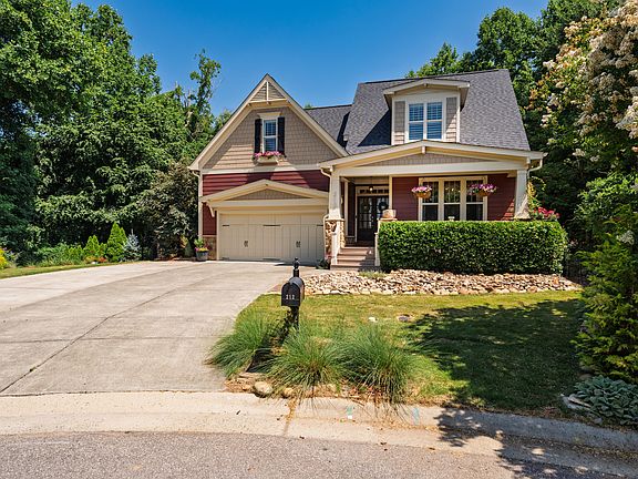 4th image of 212 Middlegreen Pl