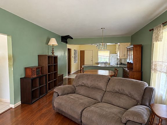 4th image of 1324 Ridge Rd