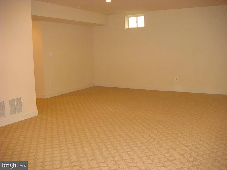 3858 Braveheart Dr — Photo 16