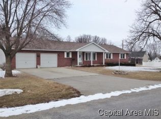 505 E Dekalb St, Mount Pulaski, IL 62548