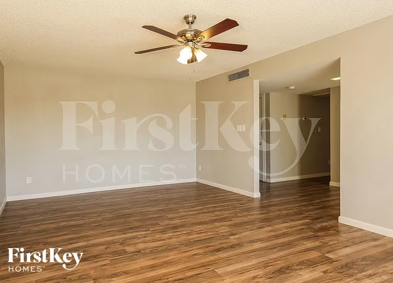 3602 W North Ln — Photo 6