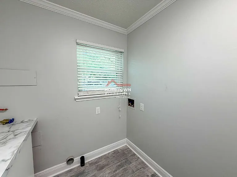 220 Cordoba St — Photo 28
