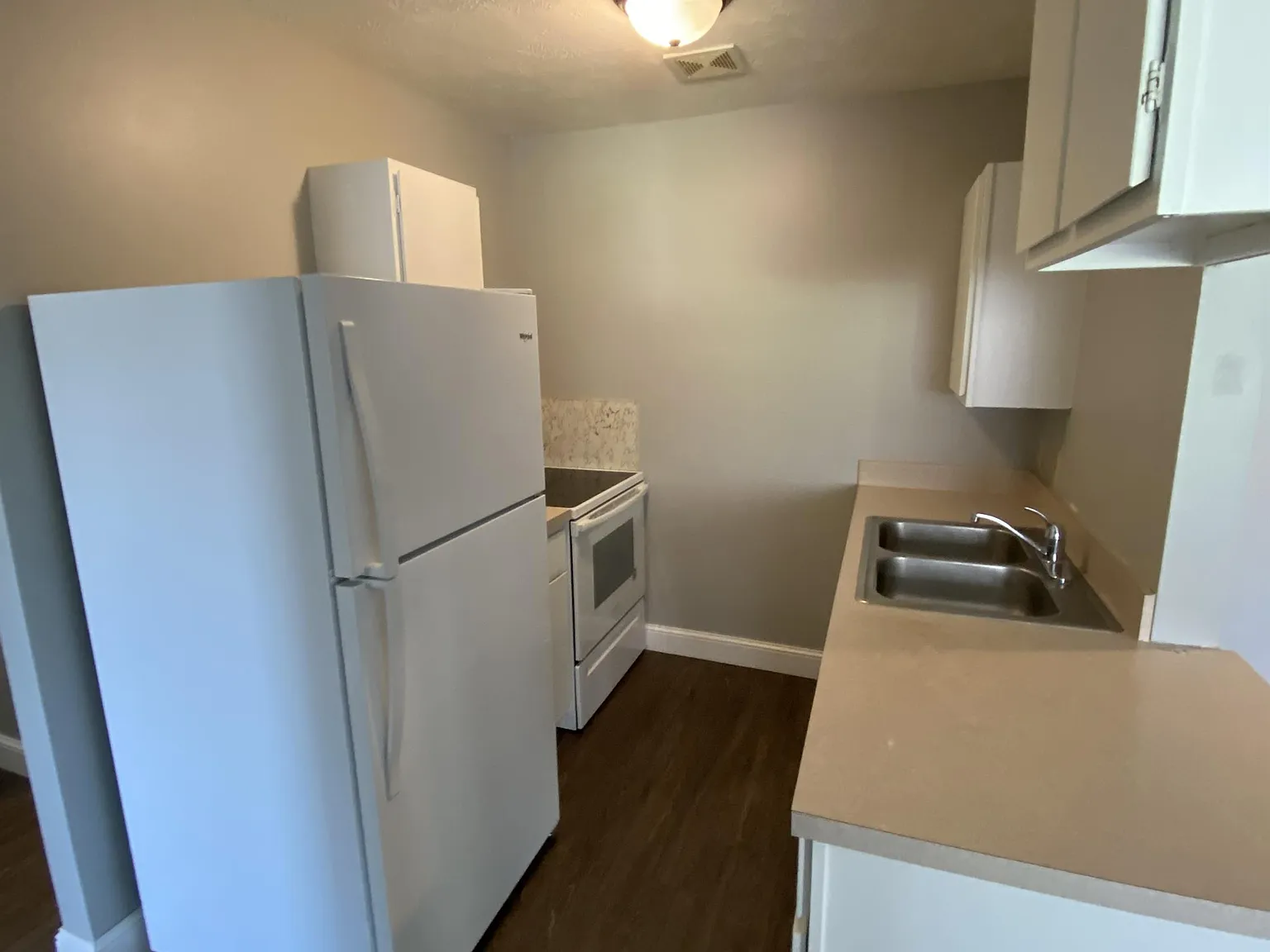 308 Flats - 1 — Photo 4