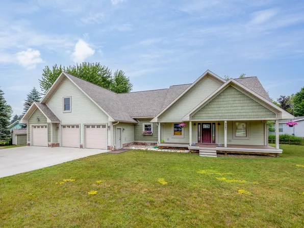 9387 Lakeview Dr, Cadillac, MI 49601