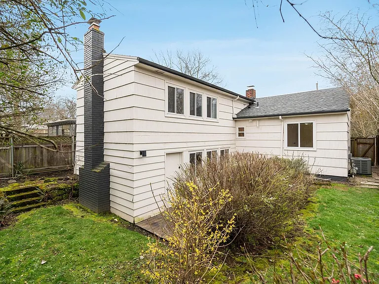 6358 NE 37th Ave — Photo 37