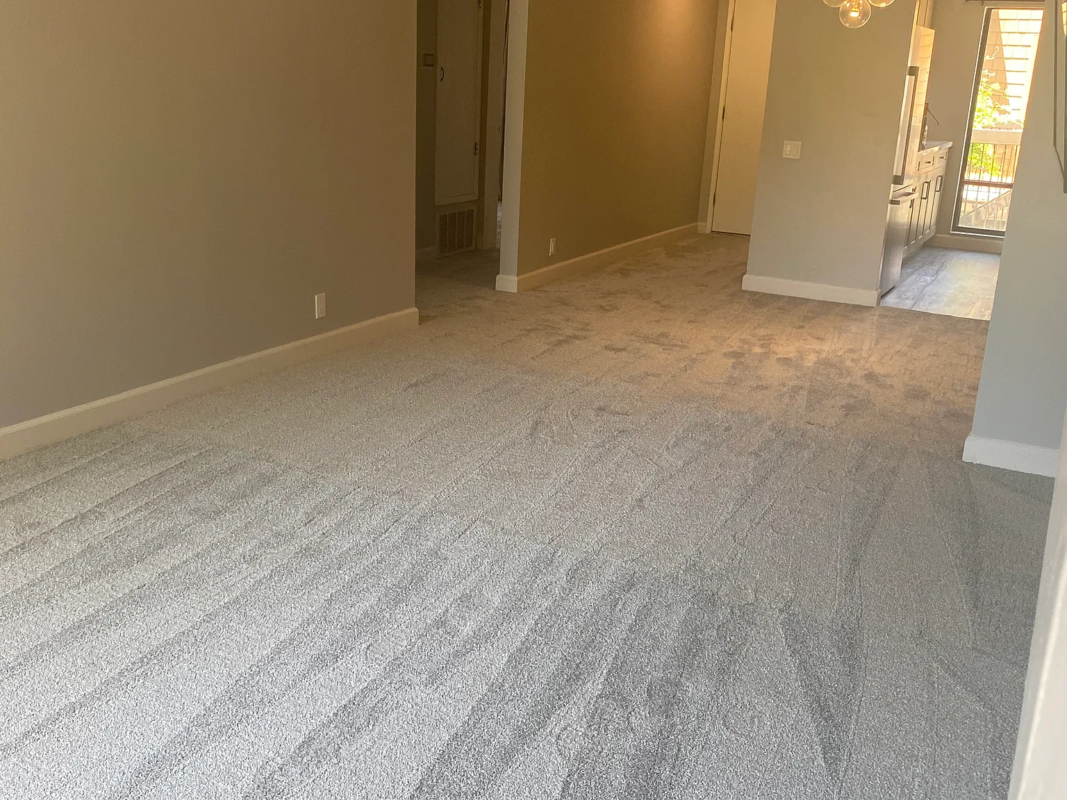 2 bed, 962 sqft, $2,400 — Photo 3