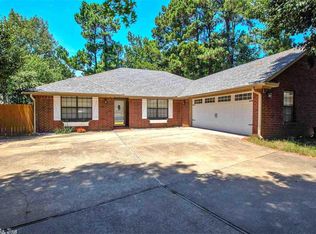 6 Canterbury Ct, Little Rock, AR 72223