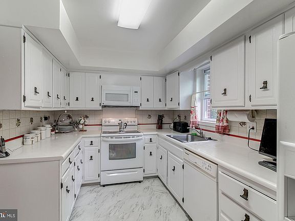 4th image of 7459 Zanuck Ct