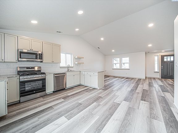 5th image of 2678 S Young Ct Lot 32
