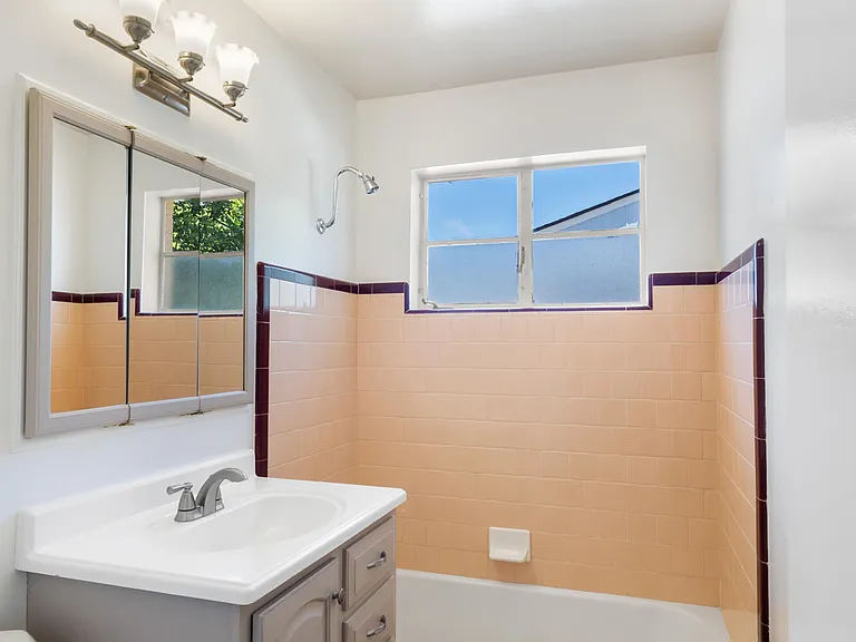 5742 N 12th Pl — Photo 17
