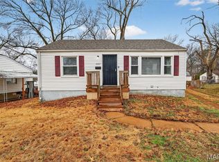 2037 Bainbridge Dr, Saint Louis, MO 63133