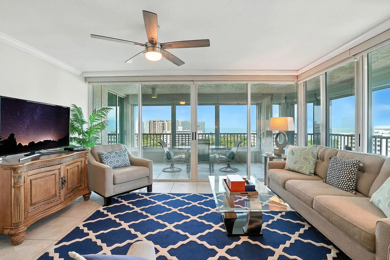 2 bed, 2.0 bath, 1485 sqft, $5,130 — Photo 4