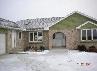 19719 Schoolhouse Rd, Mokena, IL 60448