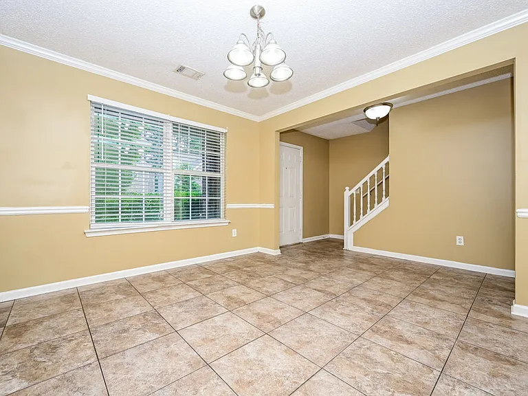 1876 Simmons Ln — Photo 5