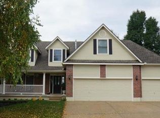 1012 SW Pacific Dr, Lees Summit, MO 64081