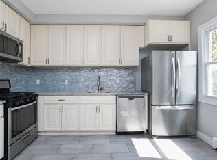 436 Avenue E, Bayonne, NJ 07002