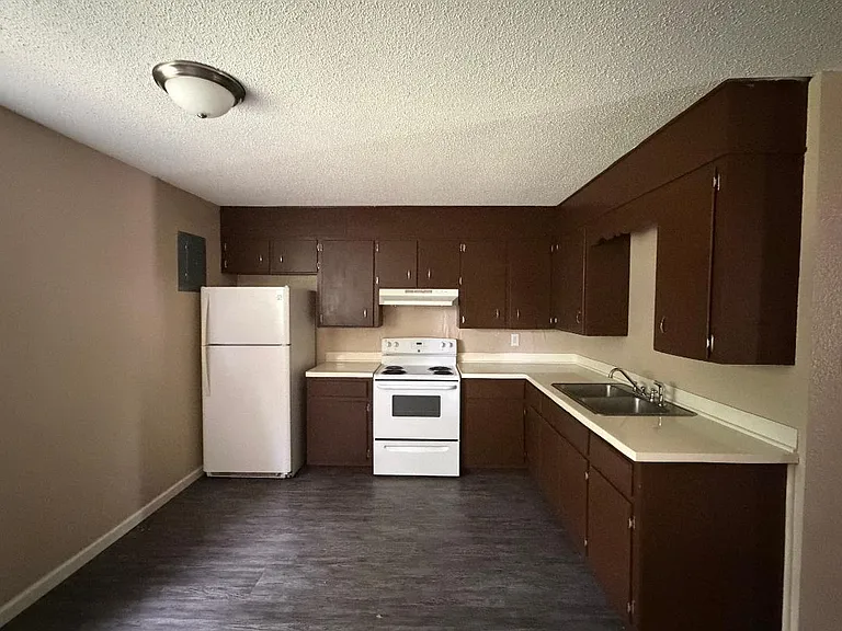 302 Georgia St #16 — Photo 5