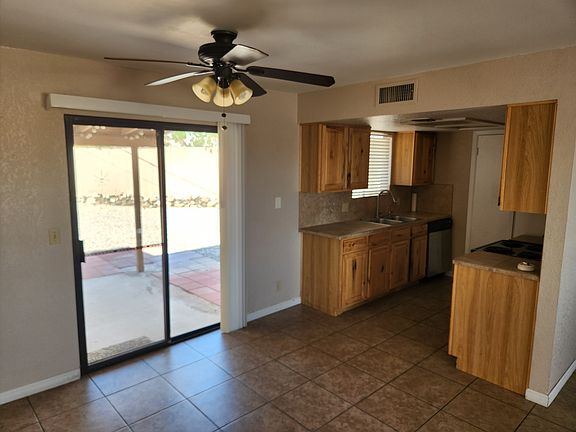 5th image of 2065 Bombay Dr
