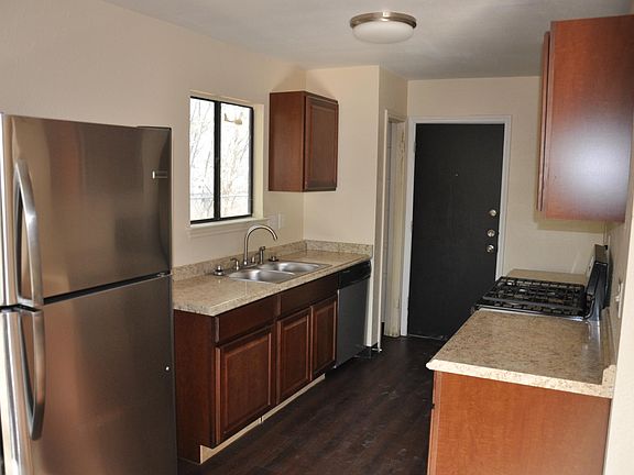 3rd image of 1411 Atterbury Ln