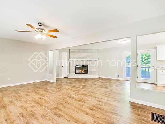 5th image of 3609 Vicki Ln