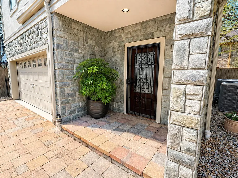 4507 Crawford St — Photo 4