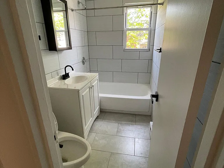 30 Archer Ave #3A — Photo 3