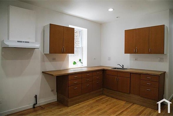 1st image of 5921 S Rockwell St #1