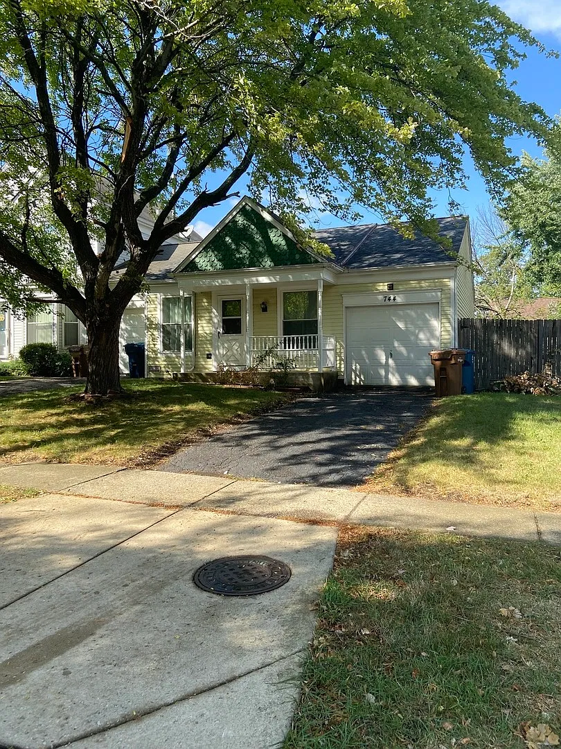 2 bed, 800 sqft, $1,800 — Photo 2