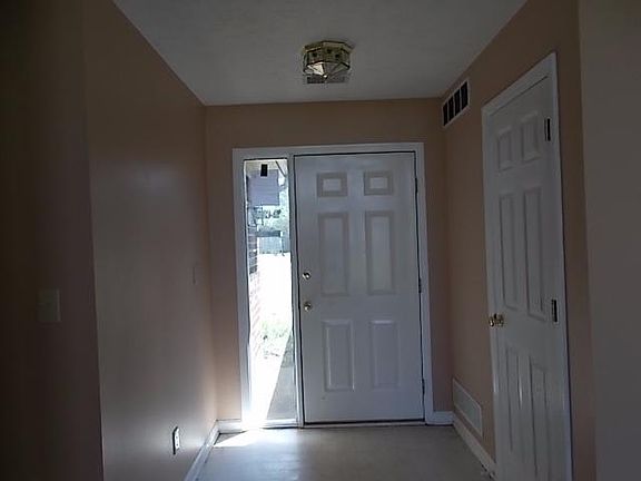 4th image of 319 Dogwood Ct