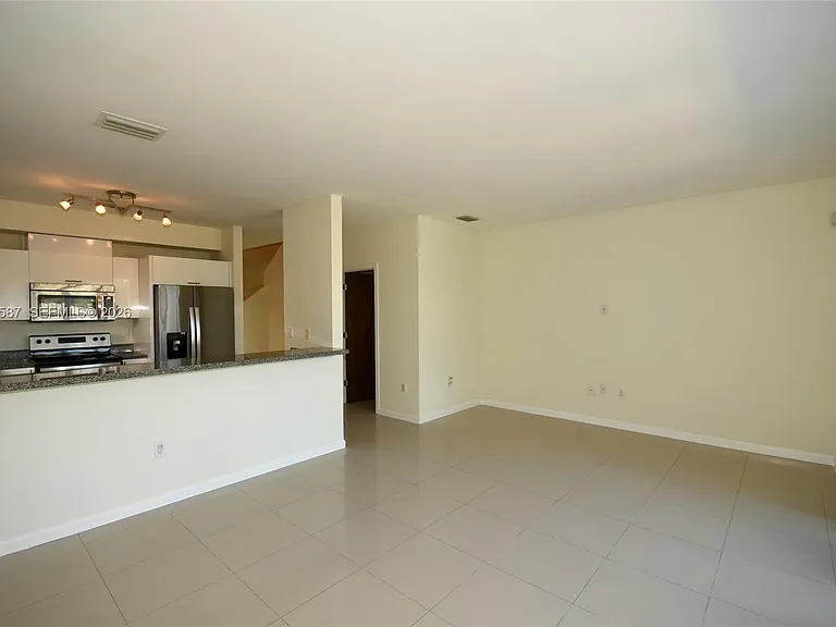 2780 SW 33rd Ave — Photo 6