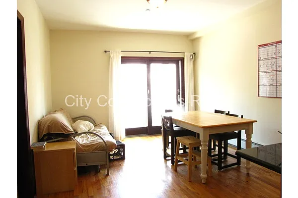 Rented by City Connections Realty | media 9