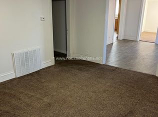 621 N 14th St APT B, Herrin, IL 62948