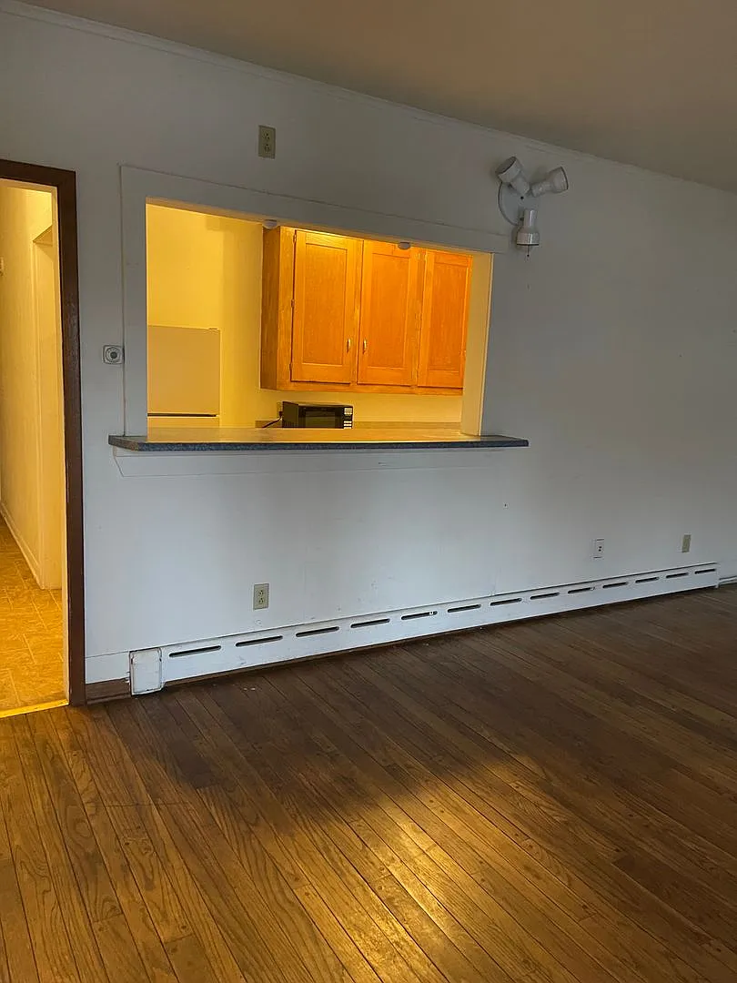 132 - 134 North Barry St. — Photo 3