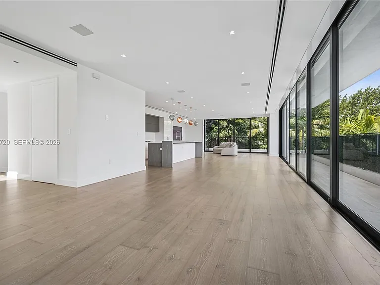 N Hibiscus Dr — Photo 10