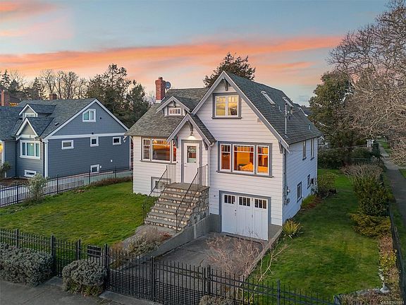 2nd image of 1120 Dallas Rd