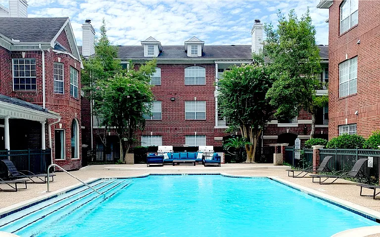 Tuscany Apartments — Photo 10