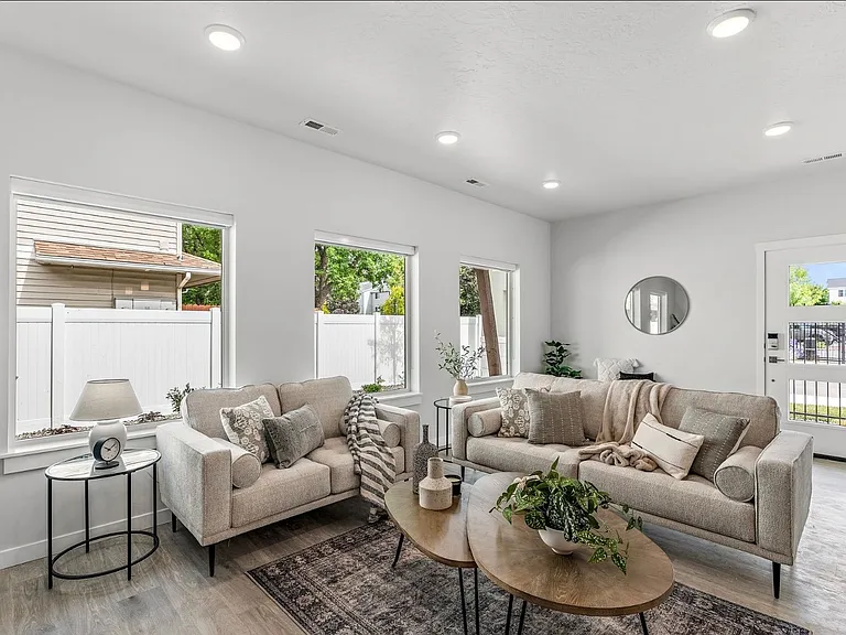 8953 W Irving St — Photo 11