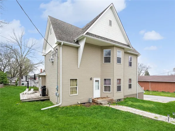 127 E Howard St, Colfax, IA 50054