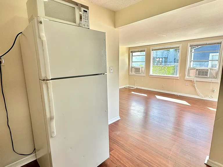 517 Kanuga Dr #3 — Photo 7