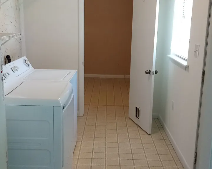 1310 Holden St — Photo 9