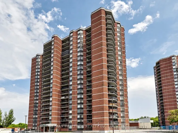 236 Albion Rd #1902, Toronto, ON M9W 6A6