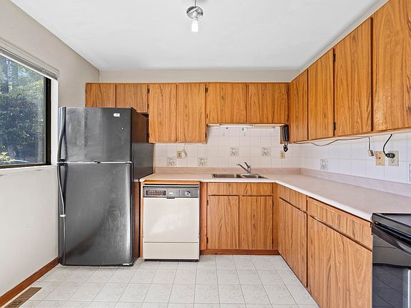 5th image of 2880 Dacre Ave #24