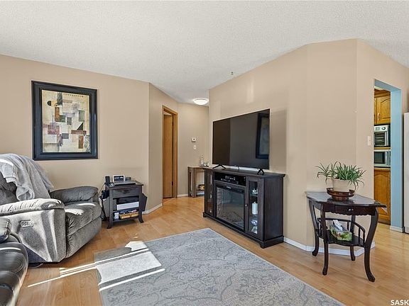 5th image of 1215 Louise Ave #102