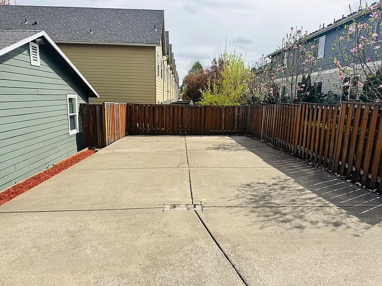 Bryant Street Townhomes — Photo 31