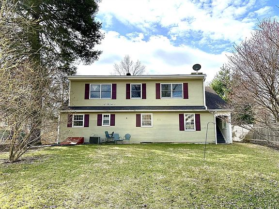 2nd image of 43 Livingston St #V