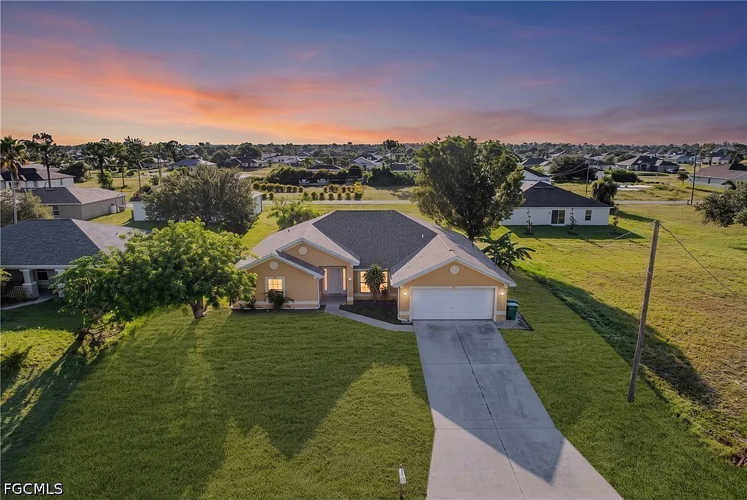4 bed, 3.0 bath, 2108 sqft, $2,100 — Photo 1